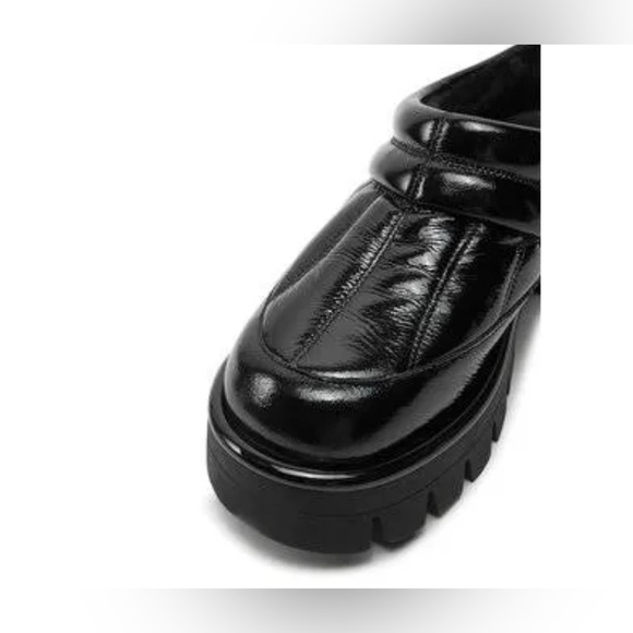 Michael Kors Barton Crackle Patent Slip-On — Black — Size U.S. 8.5 (NOT OUTLET) - Picture 4 of 16